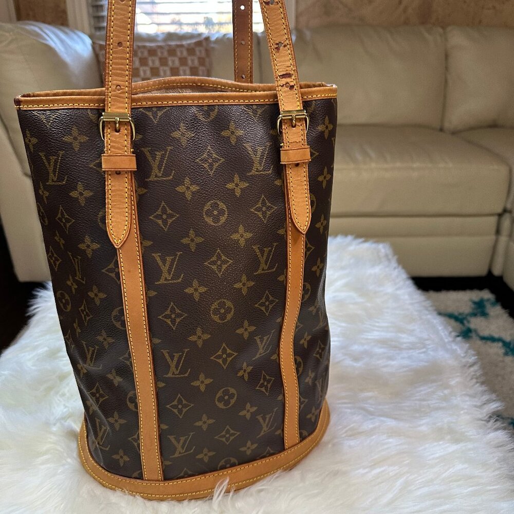 Louis Vuitton Monogram Bucket GM Tote Bag With COA and Dusty - Picture 3 of 14